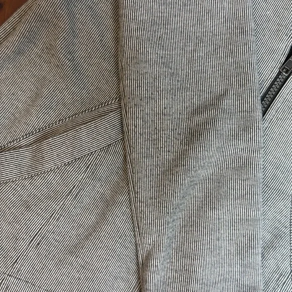 Cabi drop off zip back gray pinstripe jacket style #5300, sz Small, VGUC - Picture 7 of 8